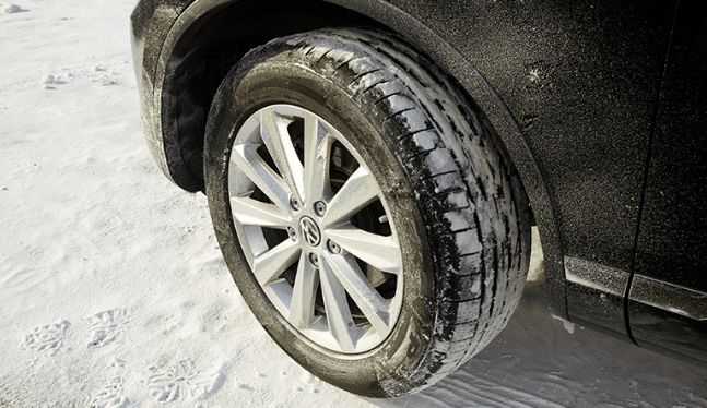 Extras ruedas de nieve Alquilar coche en Lleida